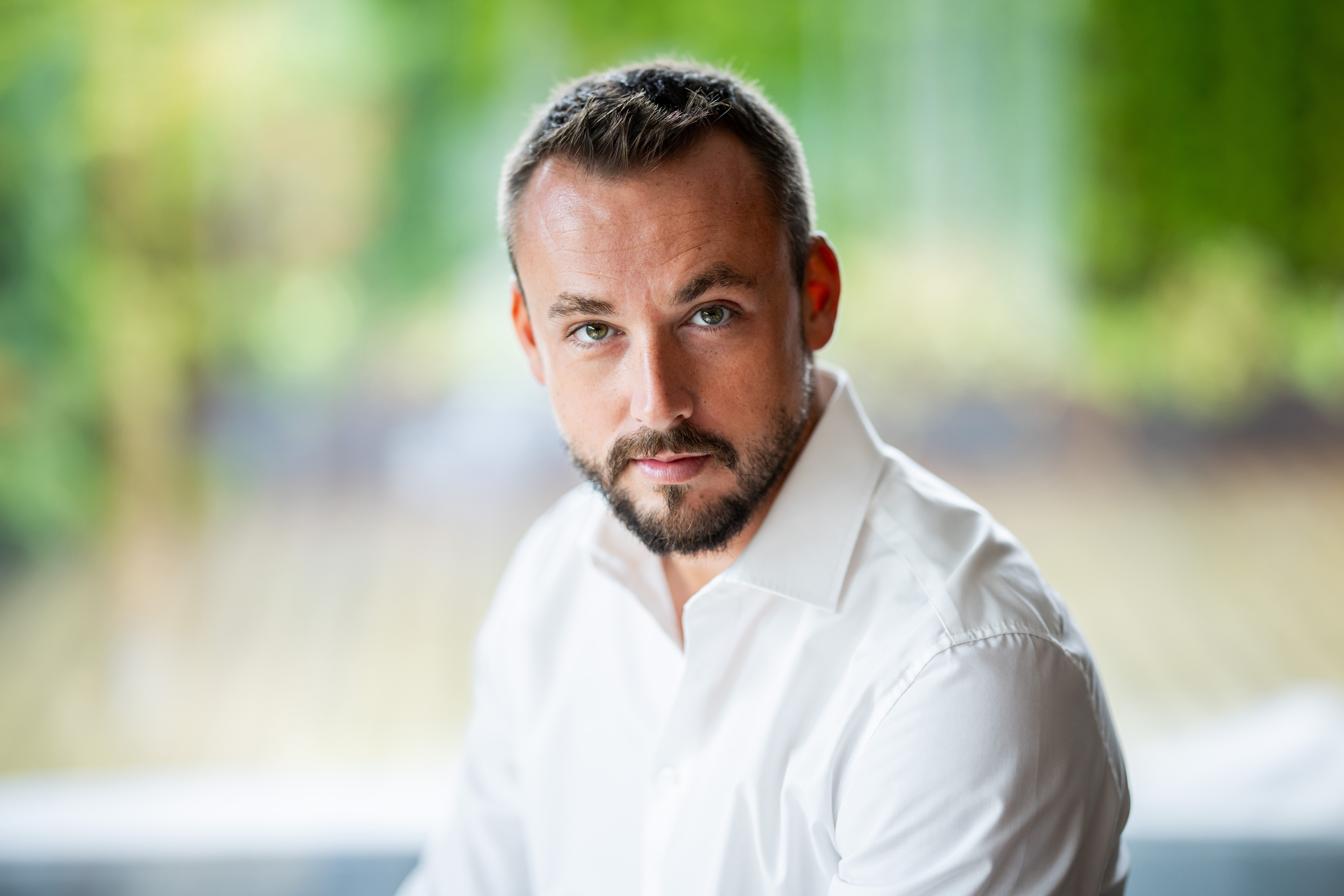 Geschaeftsportrait MA Federico Feyrsinger Nonato natuerliches Licht Villa Kitzbühel